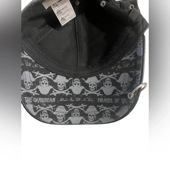 Walt Disney World Pirates of the Caribbean Black Gray Baseball Hat - Picture 5 of 6